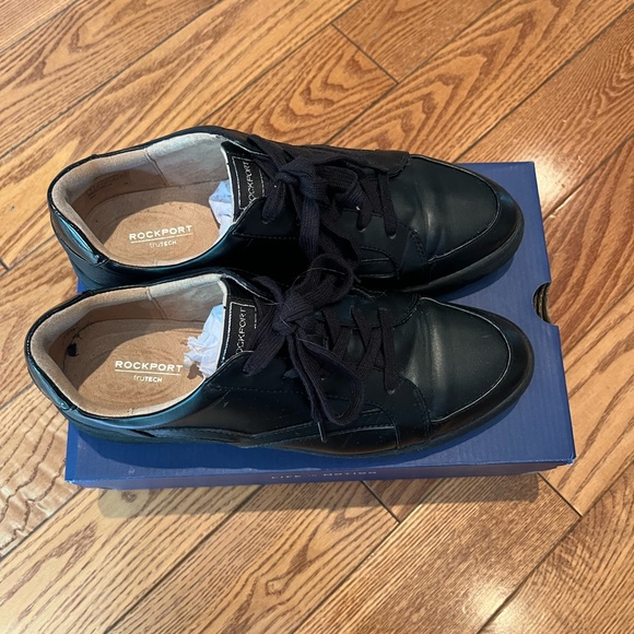 Rockport Black Sneakers - Minimalist Design - Picture 2 of 8